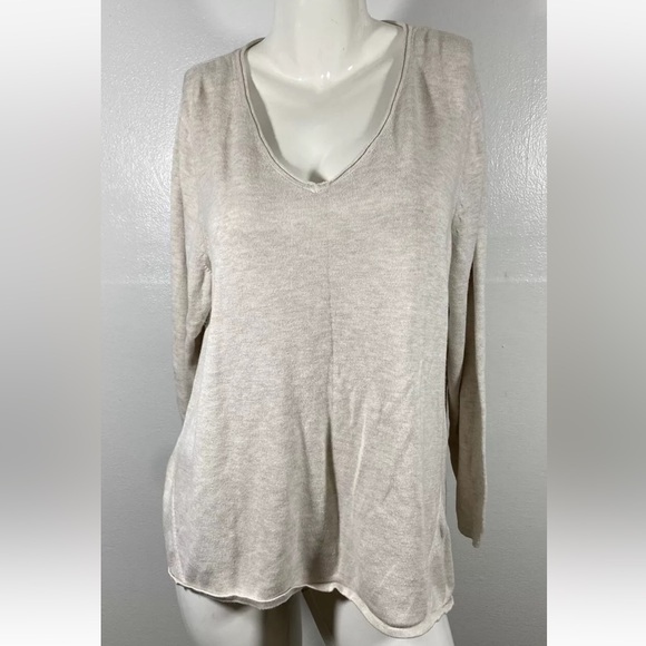 Lane Bryant Sweaters - Lane Bryant zip back sweater size 22-24 🌺
